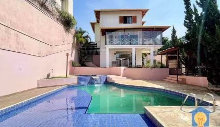 Casa com 3 Suítes à venda, 357 m² por R$ 2.200.000 - Chácara das Paineiras - Carapicuíba/SP