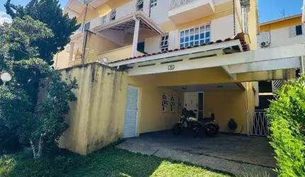 Casa com 3 dormitórios à venda, 211 m² por R$ 800.000,00 - Chácara Pavoeiro - Cotia/SP