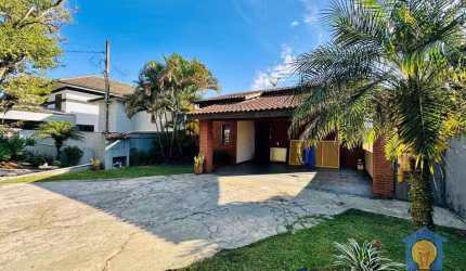 Casa com 3 dormitórios para alugar, 166 m² por R$ 6.000,00/mês - Jardim das Flores - Cotia/SP