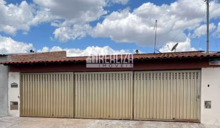 Casa com 3 quartos à venda no Jardim Copacabana, Uberaba , 140 m2 por R$ 265.000