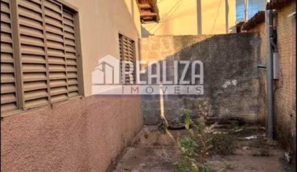 Casa padrão à venda em Uberaba, bairro Boa Vista, 3 dormitórios, ótima localização!