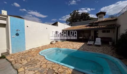 Casa de alto padrão com 4 dormitórios na Mercês - Uberaba