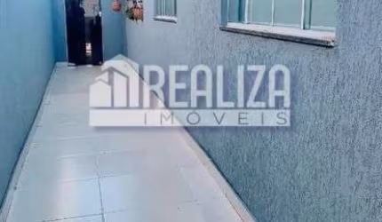 Casa padrão de 3 dormitórios com churrasqueira no Jardim Copacabana