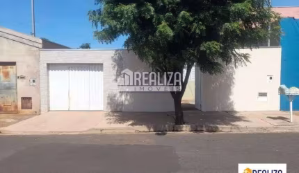 Casa à venda no bairro Jardim Copacabana em Uberaba - 2 dormitórios e 2 garagens