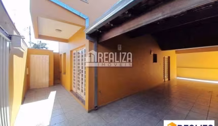 Casa espaçosa com 4 dormitórios e suíte no bairro Nossa Senhora da Abadia - Uberaba