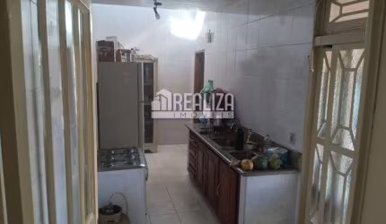 Casa padrão à venda com 3 dormitórios em Conjunto Costa Telles I, Uberaba