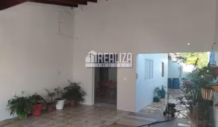 Casa à venda no bairro Cidade Ozanan em Uberaba