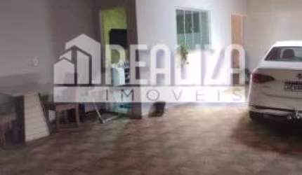 Casa à venda no Jardim Copacabana, Uberaba - 3 quartos, 3 garagens!