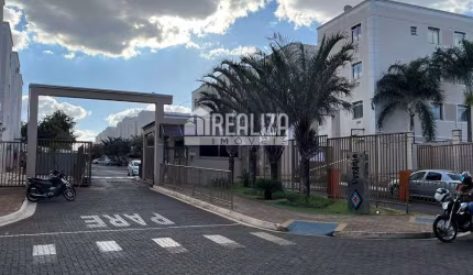 Apartamento térreo com 2 dormitórios no Conjunto Guanabara - Uberaba