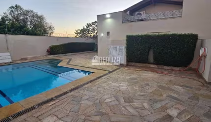 Casa de Alto Padrão com 3 Suítes e Piscina Aquecida no Parque do Mirante