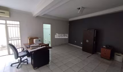 Casa Comercial para Alugar proxima à Av Santos Dumont - Uberaba, MG