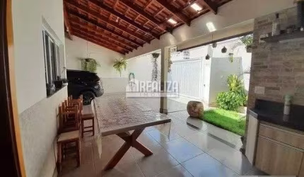 Casa à venda no bairro Nossa Senhora da Abadia, em Uberaba MG !