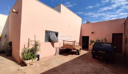 Casa à venda no Parque das Laranjeiras, Uberaba MG !