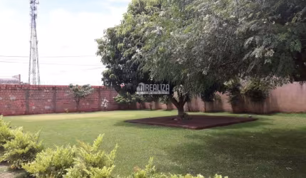 Barracão / Terreno Comercial no bairro Manoel Mendes em Uberaba, MG !