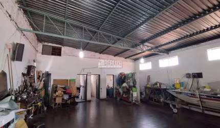 Oportunidade única! Galpão comercial para alugar no Bairro São Benedito, Uberaba