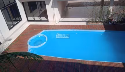 Espetacular Casa com 5 Suítes no Parque das Laranjeiras em Uberaba