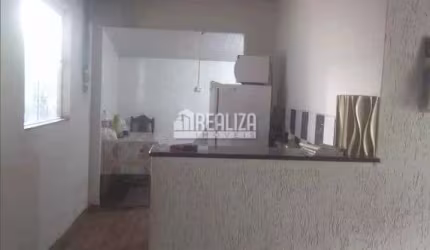 Casa à venda no bairro Parque dos Girassóis, Uberaba