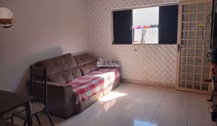 Casa à venda no bairro Lourdes, Uberaba - 2 dormitórios, Móveis Planejados