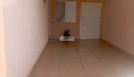 Casa de 3 dormitórios à venda no Condomínio Terra Nova, no bairro Recreio dos Bandeirantes, Uberaba