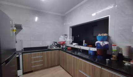 Linda Casa à Venda no Parque Colibri - Uberaba