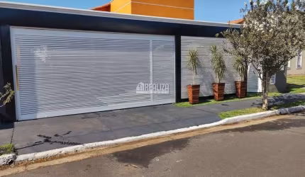 Casa de 3 dormitórios com suíte e churrasqueira no Condomínio Vainice Andrade em Uberaba