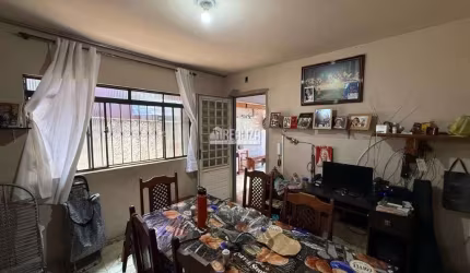 Casa à venda no Bairro Nossa Senhora da Abadia, Uberaba