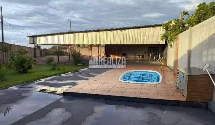 Casa à venda com piscina no bairro Boa Vista em Uberaba