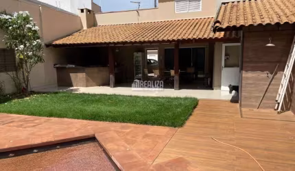 Casa com 4 quartos à venda na Cidade Jardim, Uberaba , 360 m2 por R$ 1.575.000