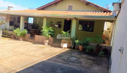 Casa com 4 dormitórios à venda no Jardim Uberaba - Imperdível!