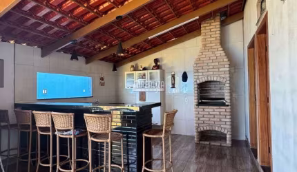 Casa de 3 dormitórios com churrasqueira no Jardim Espanha, Uberaba