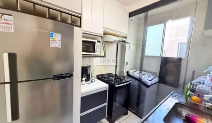 Apartamento de 2 dormitórios com piscina e portaria 24hrs, Condomínio UTAH no bairro Conjunto Manoel Mendes