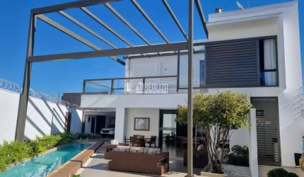 Casa com 3 suítes e piscina no bairro Santa Maria - Uberaba