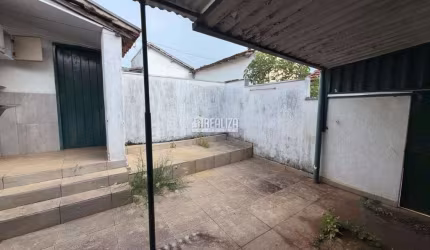 Casa à venda no bairro Nossa Senhora da Abadia em Uberaba