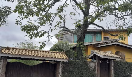 Sobrado com 6 quartos à venda em Zabumba - SP
