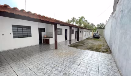Casa com 2 quartos à venda ou para locação em Barranco Alto - SP