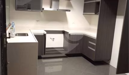 Sobrado com 3 quartos à venda em Vila Palmares - SP