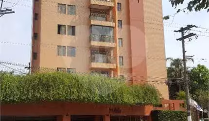 Apartamento com 3 quartos para locação em Vila Bastos - SP