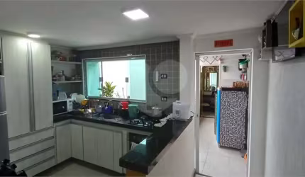 Sobrado com 2 quartos à venda em Vila Camilópolis - SP
