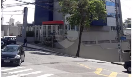 Salas à venda ou para locação em Vila Bastos - SP
