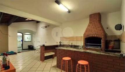 Casa térrea com 4 quartos à venda em Utinga - SP