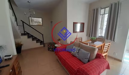 CASA TRIPLEX DE QUATRO QUARTOS À VENDA NA VILA VALQUEIRE!