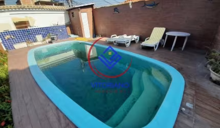 CASA TRIPLEX COM CINCO QUARTOS E DUAS PISCINA Á VENDA EM OSWALDO CRUZ!
