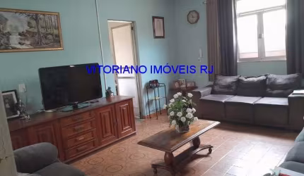 CASA  Á VENDA EM BENTO RIBEIRO DOIS QUARTOS GARAGEM !