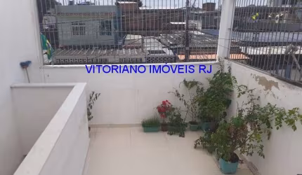 CASA TRÊS QUARTOS Á VENDA EM ROCHA MIRANDA!