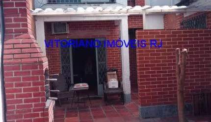 CASA QUATRO QUARTOS Á VENDA EM MARECHAL HERMES!