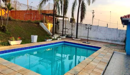 Chácara 1200 metros com piscina e campo de futebol em Indaiatuba SP