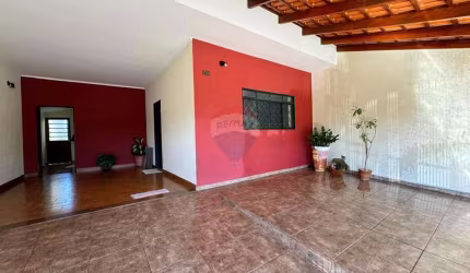 Casa com 3 Quartos à Venda, 208m² - Parque dos Bandeirantes