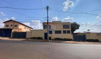Galpão  Comercial no Ipiranga -  a Venda 500m2 com 2 Plataforma