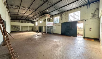 Galpão  Comercial no Ipiranga para Alugar 500m2 com 2 Plataforma