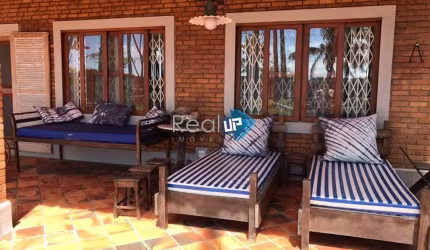 Casa com 4 quartos à venda na Rua Paraná, Palmeiras, Cabo Frio, 2170 m2 por R$ 3.400.000